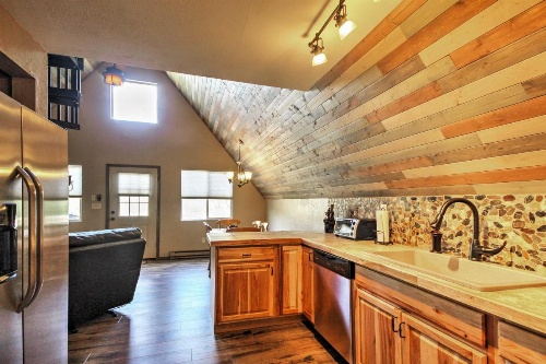 Hillside Cripple Creek Cabin with Hot Tub, Mtn Views! image 17